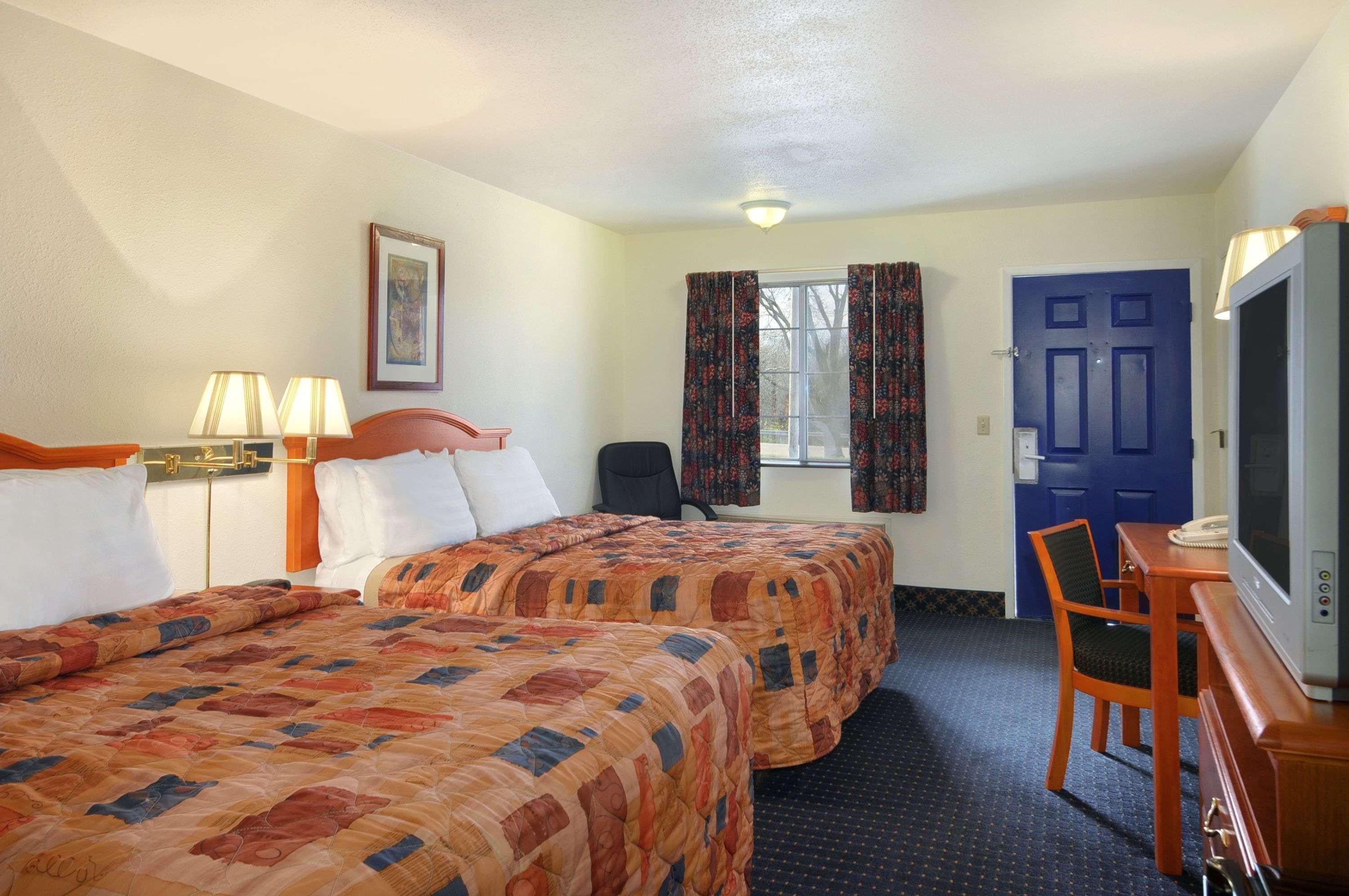 Days Inn Lawrence Exterior photo