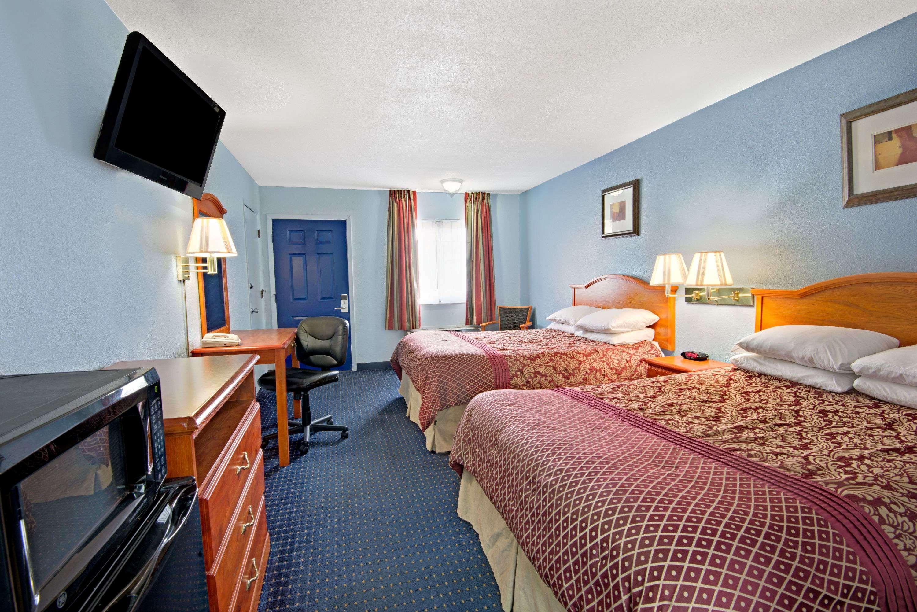 Days Inn Lawrence Exterior photo