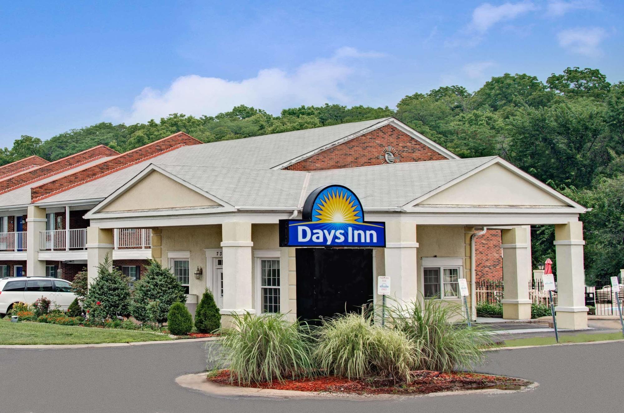 Days Inn Lawrence Exterior photo